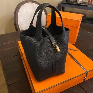 SOLD NWT HERMÈS Taurillon Clemence Picotin Lock 18 PM, black + gold hardware
